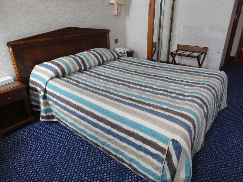 Hotel Meslay Republique Paris