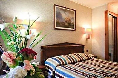 Hotel Meslay Republique Párizs